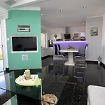 Vida Mit Pool Apartment *