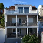 Apartment Vida Mit Pool