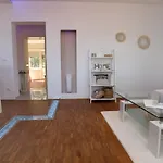 Vida Mit Pool Apartment