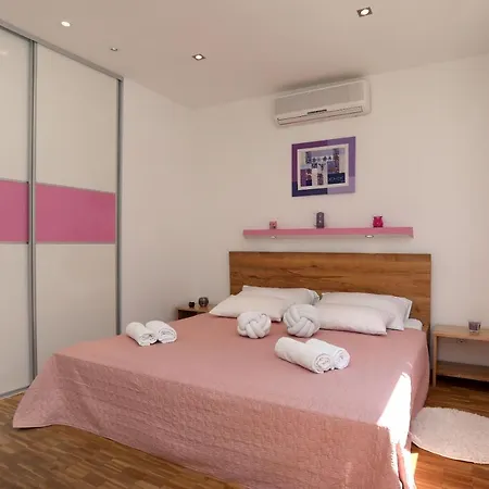 Apartment Vida Mit Pool