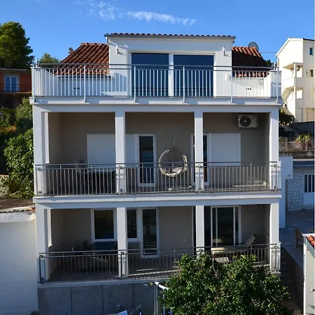 Apartment Vida Mit Pool