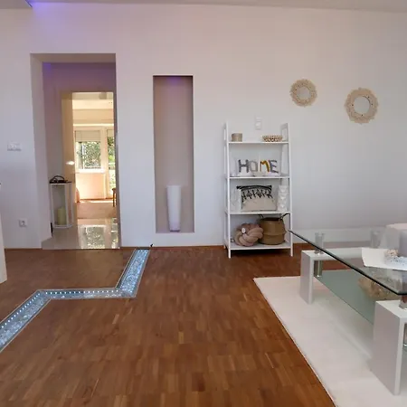 Vida Mit Pool Appartement