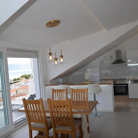 Vida * Τρογκίρ